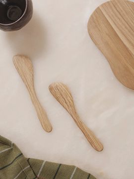Cairn Butter Knives - Set of 2 - Oak by Ferm Living - view 2