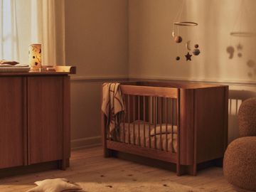 Tilu Baby Cot - Natural Oak by Ferm Living - view 2