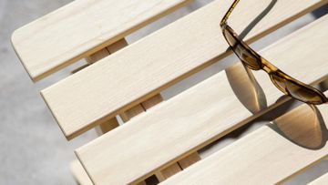 MATTY - Sgabello poggiapiedi da esterno in legno di Frassino by Fiam srl