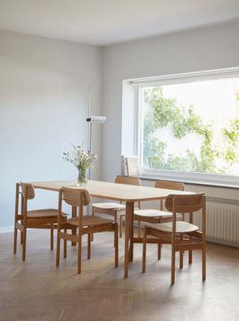 Vester Chair by Fritz Hansen - view 2