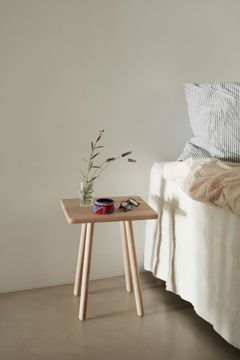 Georg side table by Fritz Hansen - view 2