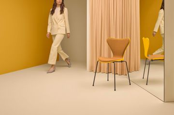 Series 7™ by Fritz Hansen - view 3
