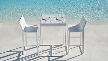 Flat High stool with high backrest by GANDIABLASCO