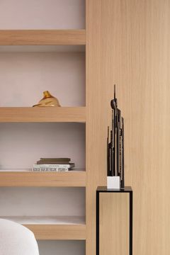Lineair by Guy Buseyne | bronze sculpture by Gardeco Objects