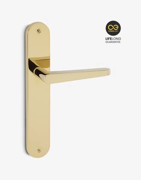Roby lever handle set on an oval backplate by Groel