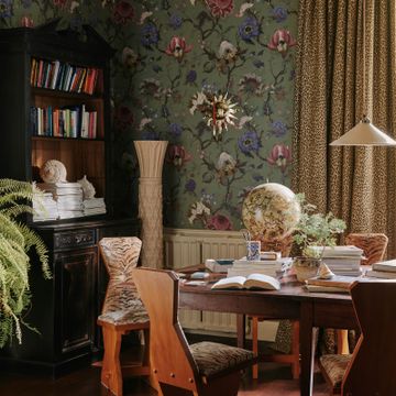ARTEMIS Wallpaper - Jadeite by House of Hackney - view 3