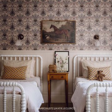 HYACINTH Wallpaper - Dove Grey by House of Hackney - view 3