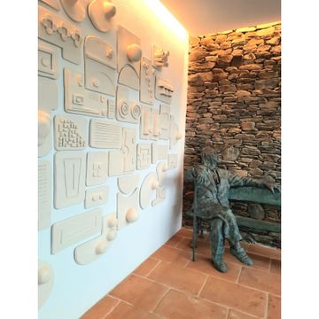 VILLA SALVADOR HOTEL wall sculpture by ICI ET LÀ
