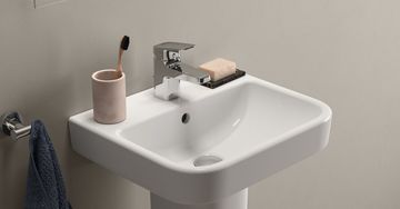 i.life B Handrinse basin 450x380x160 mm, 1 tap hole, with overflow by Ideal Standard - view 2