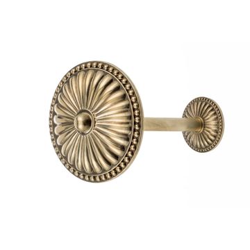 Brera Chiostro - brasse embrasse by Il Bronzetto