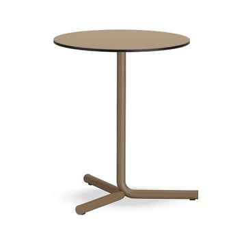 Jit 3 legs on the floor by Infiniti Design