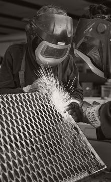 Production of custom-made perforated sheet metal panels by ItalMesh