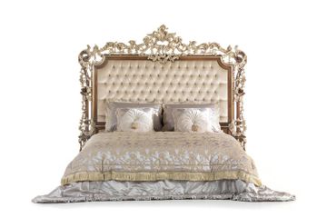 La Grande Dame bed by Jumbo Collection