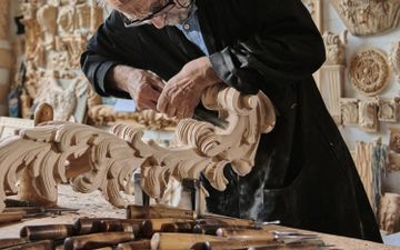 The art of carving by Jumbo Collection
