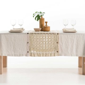 Modular table runner with daisy-shaped buttons * while stocks last by LA FABBRICA DEL LINO