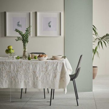 Tablecloth with Narcissus embroidery by LA FABBRICA DEL LINO
