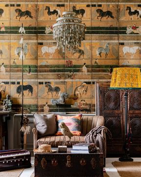 HORSE STABLE Wallpaper by Mind The Gap - view 7