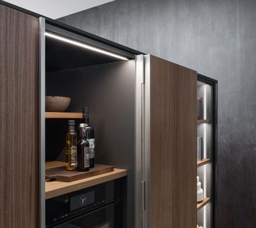 Pivot Column by Molteni