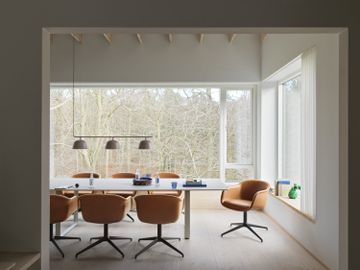 Fiber Conference Armchair Swivel Base w. Castors by Muuto - view 7