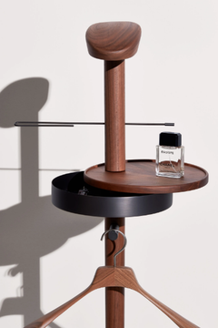 MOMENTS M - Walnut valet stand by Nomon - view 3