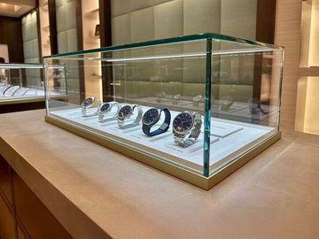 Glass display cases by OKALUX - view 3