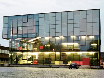 Heat-insulating and solar control glass (COMBI) by OKALUX - view 3