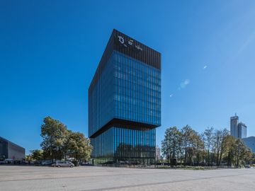 Heat-insulating and solar control glass (COMBI) by OKALUX - view 5