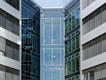 Heat-insulating and solar control glass (COMBI) by OKALUX - view 8
