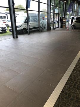CAR DEALER RENOVATION by Pave and Go