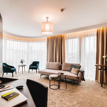 Shining: Carpet with bright yarn by Radici