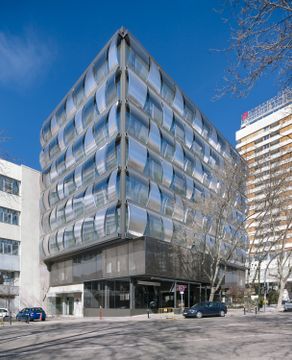 Blue building by Reynaers Aluminium