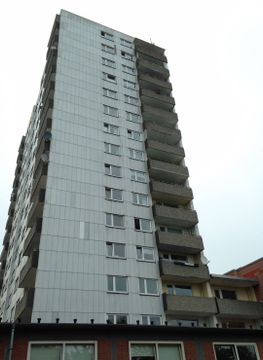 Expanding living space with balcony renovation by Solarlux