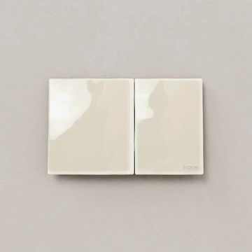 Trone – Kaoline, the ceramic flush plate for wall-hung toilets by Trone