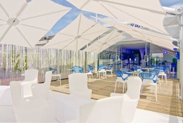 Le Bourget, Paris, France by Umbrosa