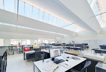 Office refurbishment of architectural firm Weber Hofer AG by Velux Commercial - view 3