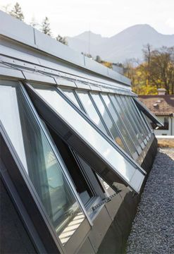 Shed roof | modular skylights and photovoltaic panels by Velux Commercial - view 9