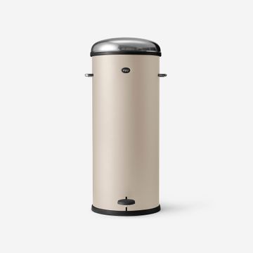 Pedal bin 30 L / 8 gal by Vipp