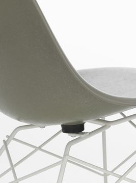 Eames Fiberglass Side Chair LSR by Vitra - view 3