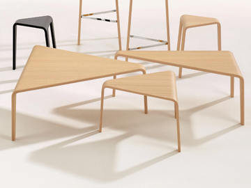 PLY - Oak coffee table by Arper