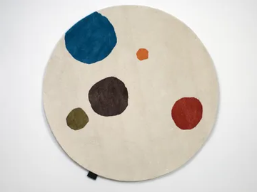 MR DOTTIE - Round handmade wool rug with geometric shapes by ASPLUND