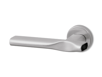 TRACE - Brass door handle on rose by Ento