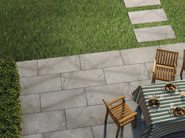 TWENTY - BLAST GREY - Floating porcelain stoneware outdoor floor tiles with stone effect by FMG