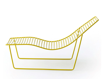 LINK CHAISE LONGUE - Painted metal sun lounger with armrests by GABER