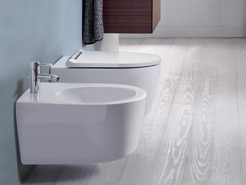 ONE - Wall-hung ceramic bidet by Geberit