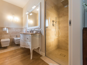 Shower cabin 2 - Niche custom glass shower cabin by GH LAZZERINI