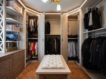 Walk-in closet 3 - Custom solid wood walk-in wardrobe by GH LAZZERINI
