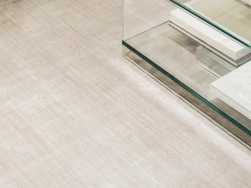 IN-CANTO - Solid-color handmade viscose rug by G.T.DESIGN
