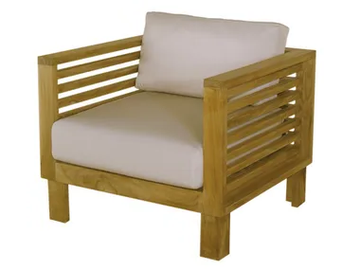 SAINT TROPEZ - Wooden garden armchair with armrests by Il Giardino di Legno