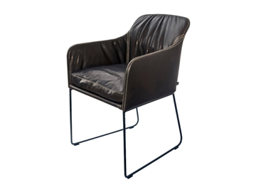 YOUMA CASUAL - Sled base restaurant chair with armrests by KFF
