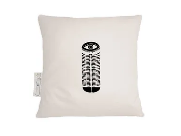 ICON V - Square linen cushion by Kiasmo
